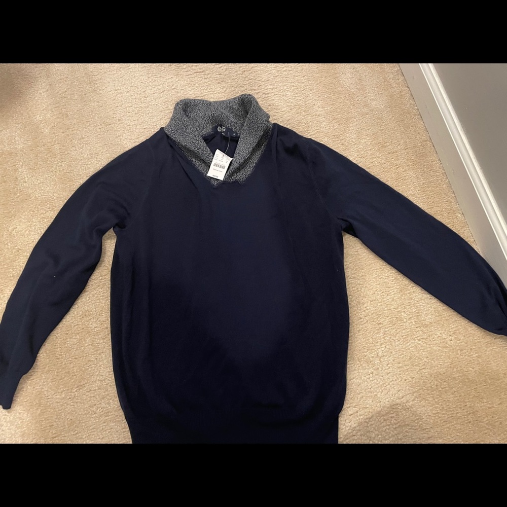 J. Crew size M men’s shawl collar sweater top NWT